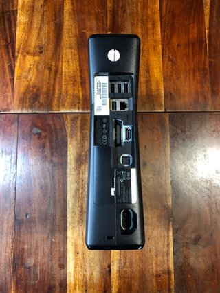 Console Xbox 360 Slim 250 GB completa di cavi