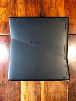 Console Xbox 360 Slim 250 GB completa di cavi