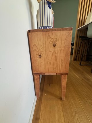Mueble de pino con 2 cajones