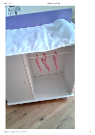 Mueble cambiador y cuna de muñecas