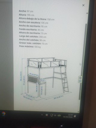 Cama alta con 2 escritorios
