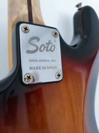 Guitarra Fender Squier Soto Stratocaster