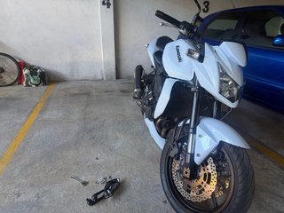 Kawasaki Z750 Blanca