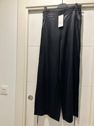 Pantalón fiesta satén Zara negro