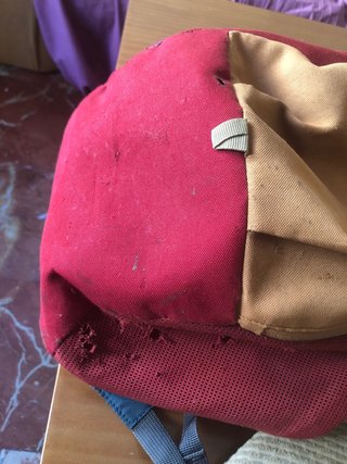 Mochila senderismo Quechua azul y roja