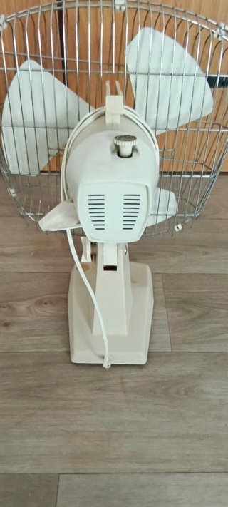 Ventilador Vintage Beige y Plateado