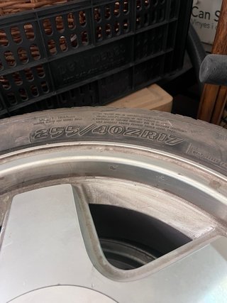 Ruedas 255/40ZR17 para furgoneta. Unidad 50€
