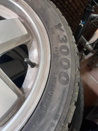 Ruedas 255/40ZR17 para furgoneta. Unidad 50€