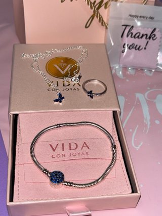 Conjunto Vida con Joyas Mariposa y Abalorio