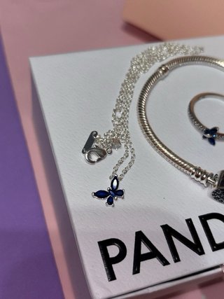 Conjunto Vida con Joyas Mariposa y Abalorio