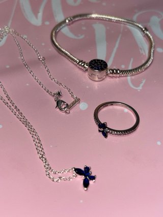 Conjunto Vida con Joyas Mariposa y Abalorio