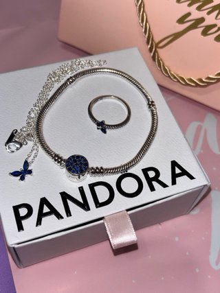 Conjunto Vida con Joyas Mariposa y Abalorio