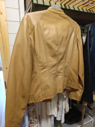 Chaqueta polipiel Vero Moda Beige
