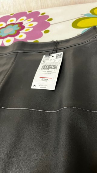 Falda Mango Cuero Negra Talla 40