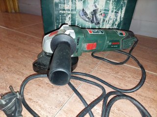Radial amoladora Bosch PWS 700-115 con maletín