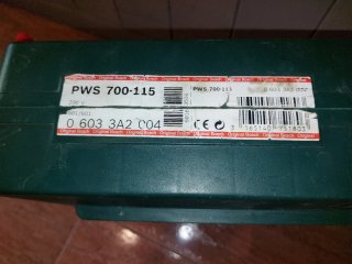 Radial amoladora Bosch PWS 700-115 con maletín