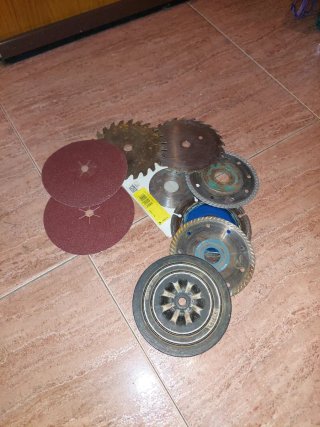 Radial amoladora Bosch PWS 700-115 con maletín