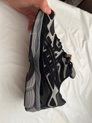 Tenis Asics Gel Negros y Grises