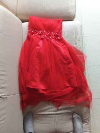 Vestido de fiesta rojo para niña