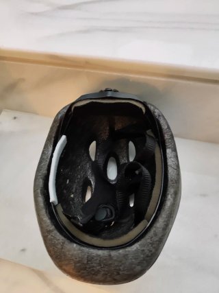 Casco de bici infantil azul con dibujos
