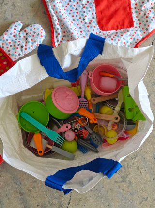 Cocina de juguete con accesorios