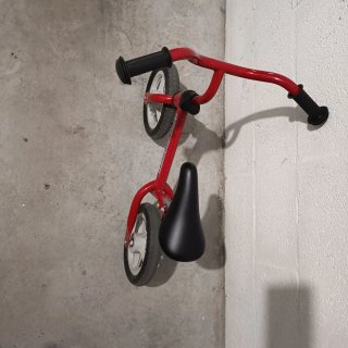 Bicicleta de equilibrio roja Chicco