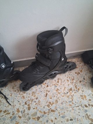 Patines en línea negros talla 42