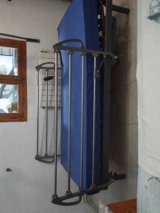 Cama articulada geriátrica ,apenas usada
