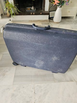 Maleta azul, ca.70x60x25cm, 2 ruedas, usado