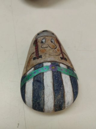 Piedras decoradas a mano