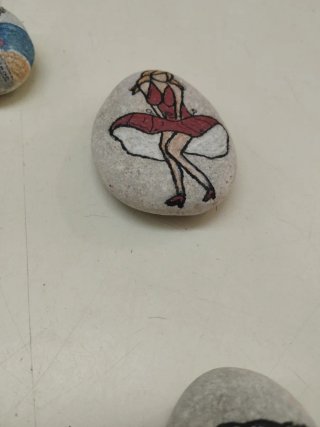 Piedras decoradas a mano