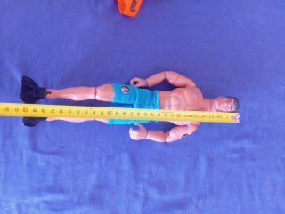Action Man con casco buceador