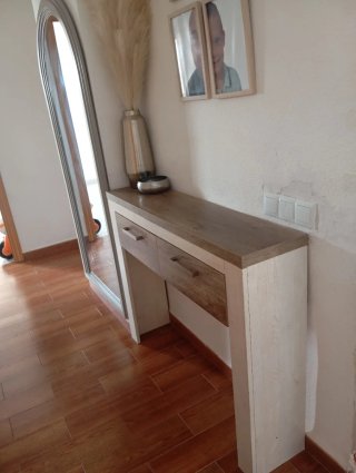 Mesa de entrada madera y beige