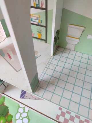 Casita de muñecas de madera