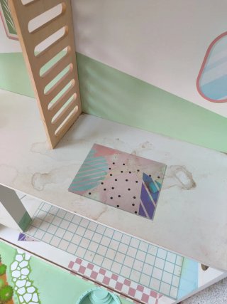 Casita de muñecas de madera