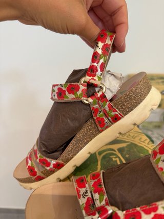 Sandalias Panama Jack flores rojas talla 37