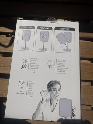 Espejo de maquillaje plateado nuevo a estrenar