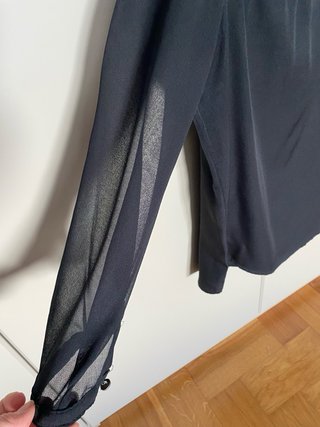 Blusa Lefties Negra Talla M. Ancho de sisa 50 cm