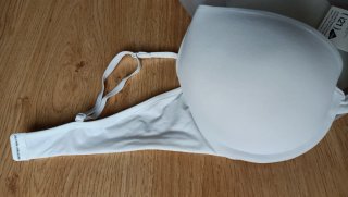 Sujetador Women Secret blanco Push up.Sin estrenar