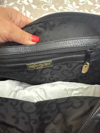 Bolso negro con estampado