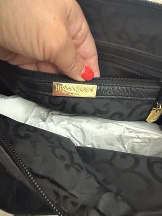 Bolso negro con estampado