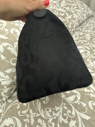 Bolso negro con estampado