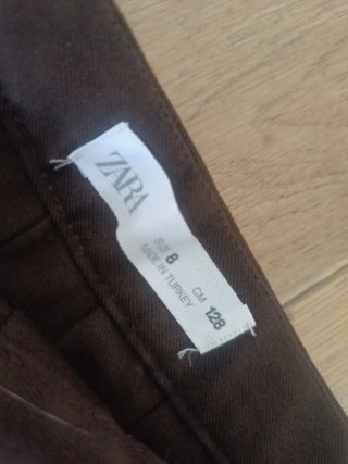 Falda plisada Zara niña marrón talla 8