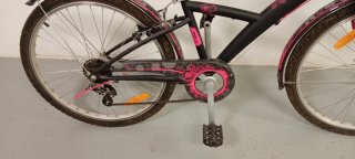 Bicicleta 24pulgadas 6 marchas Btwin negra y rosa