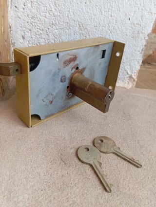 Cerradura JIS Antipalanca con 2 llaves