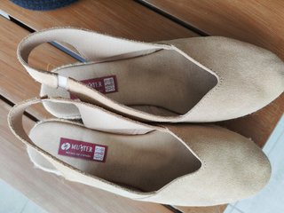 Sandalias cuña beige/marrón