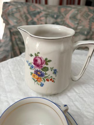 Juego de té vintage con flores