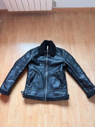 Cazadora efecto piel Zara con borreguito
