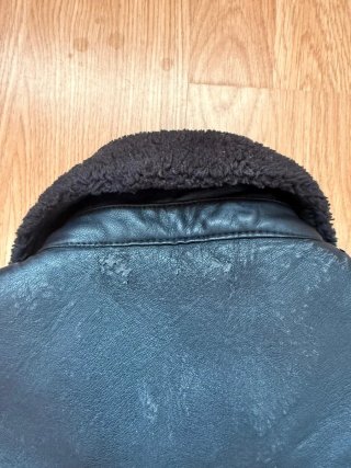 Cazadora efecto piel Zara con borreguito