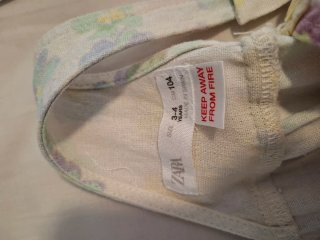 Mono niña Zara floral 3-4 años